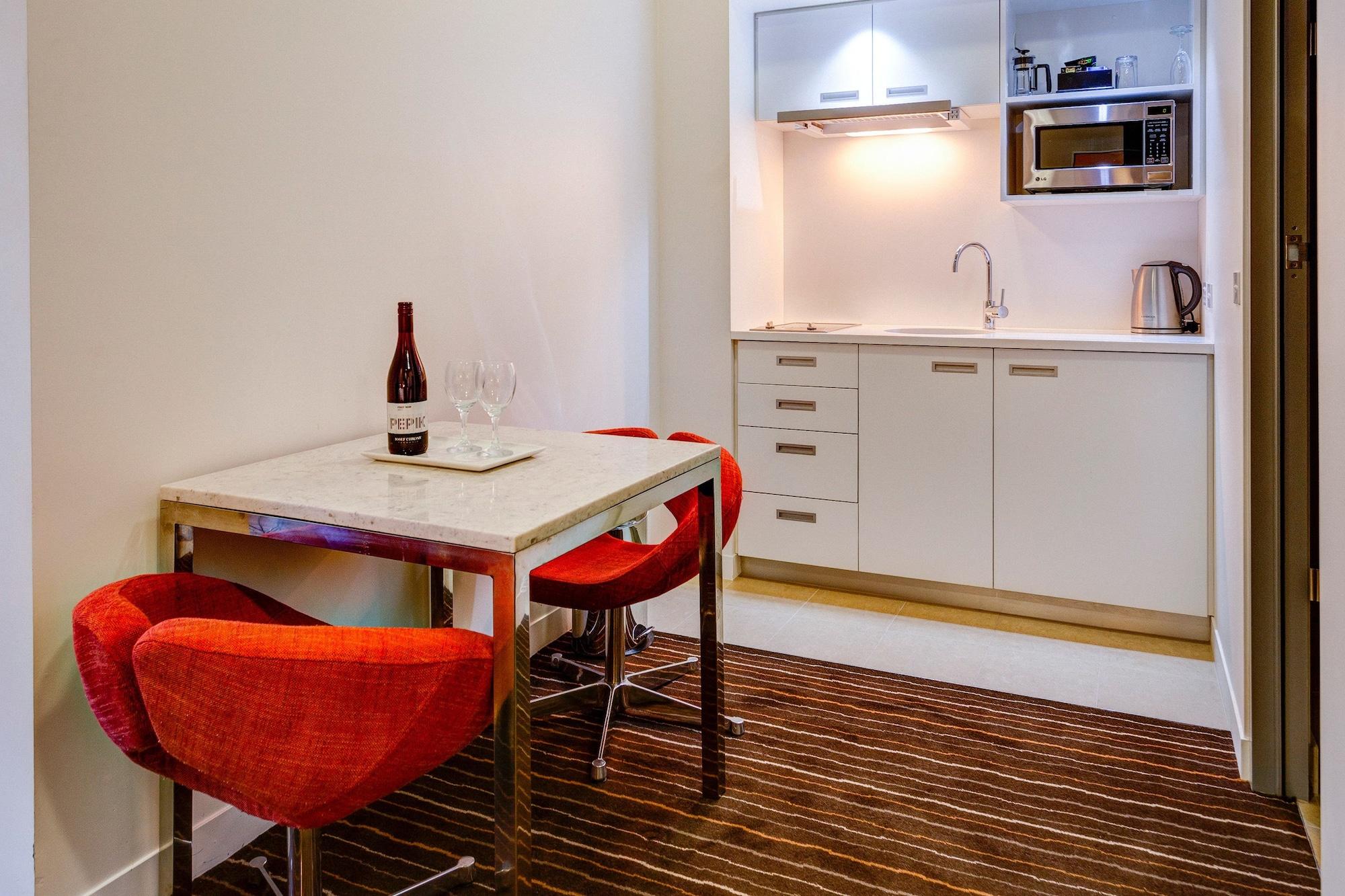 Mantra Charles Hotel 4*