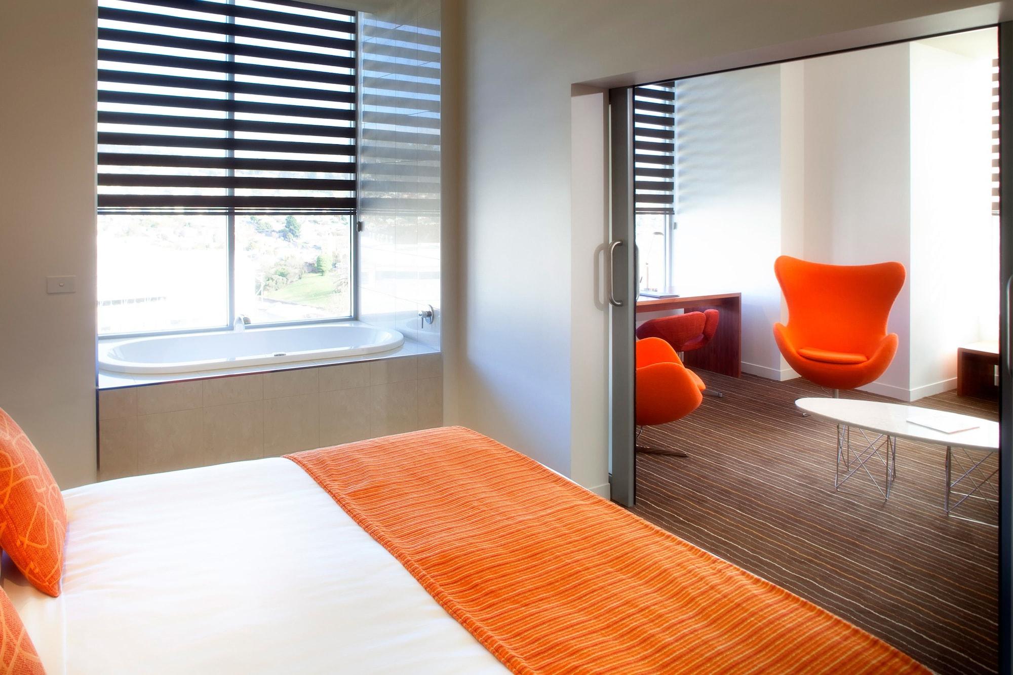 Mantra Charles Hotel