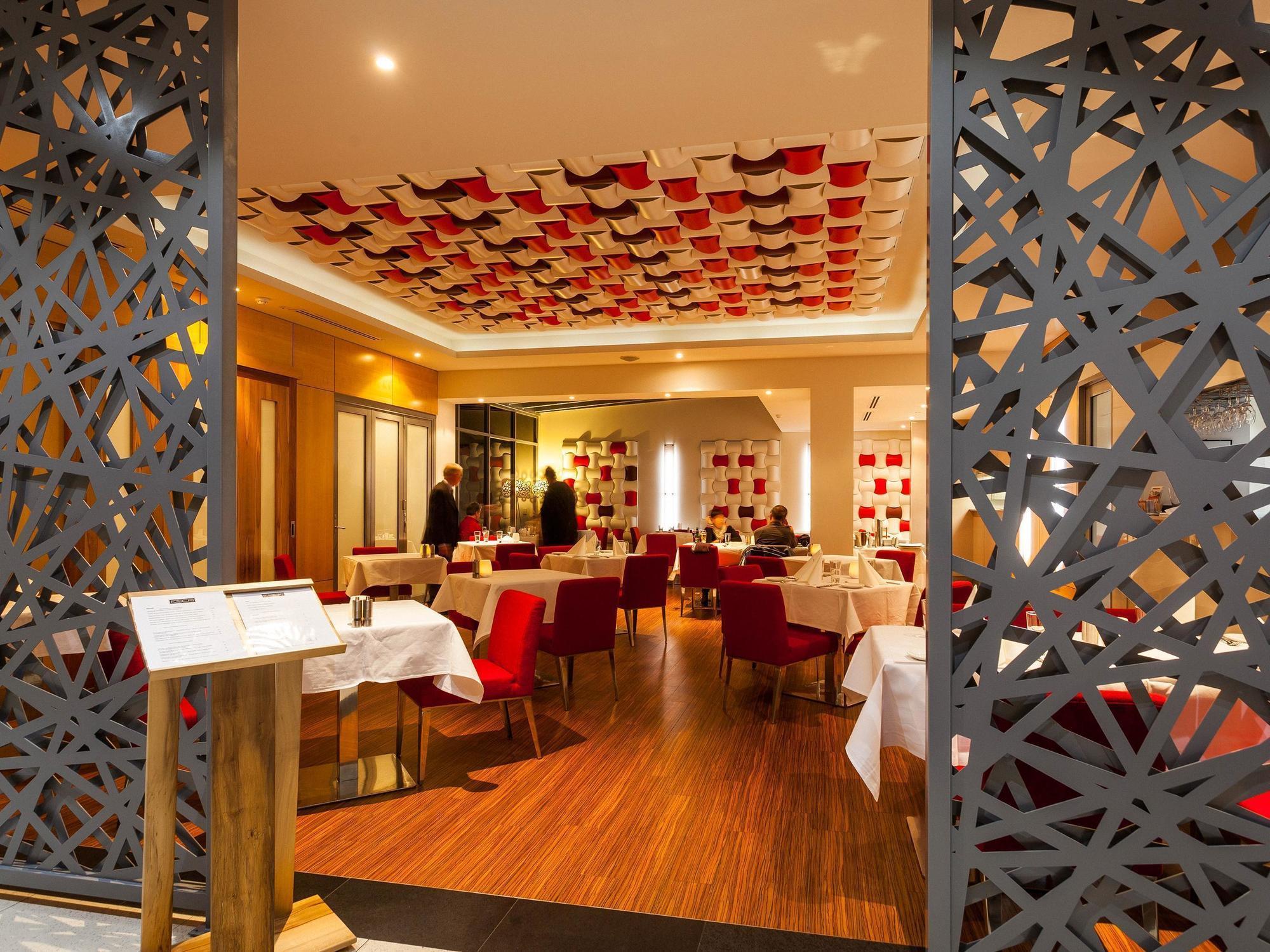 Mantra Charles Hotel