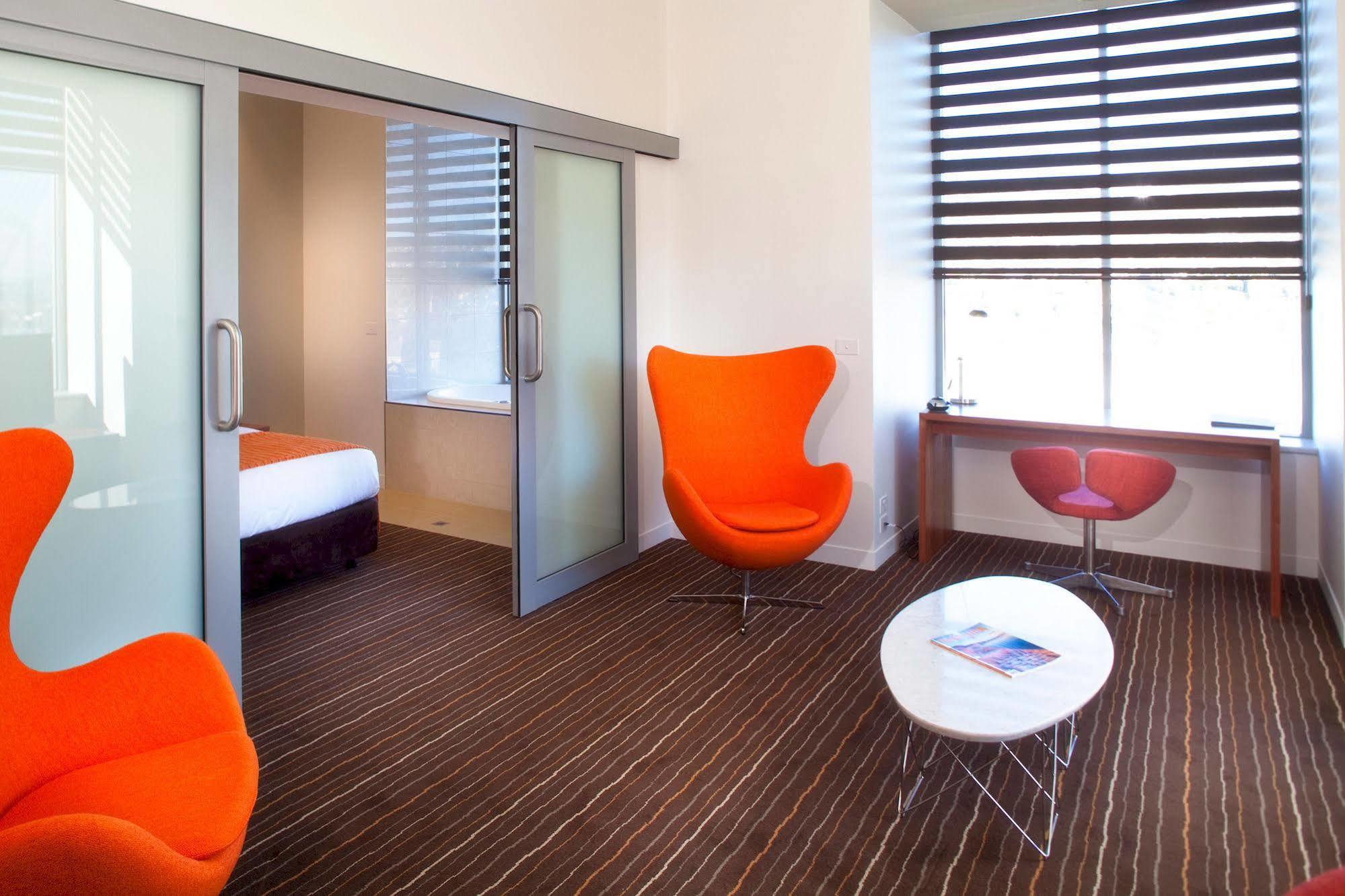Hotel Mantra Charles