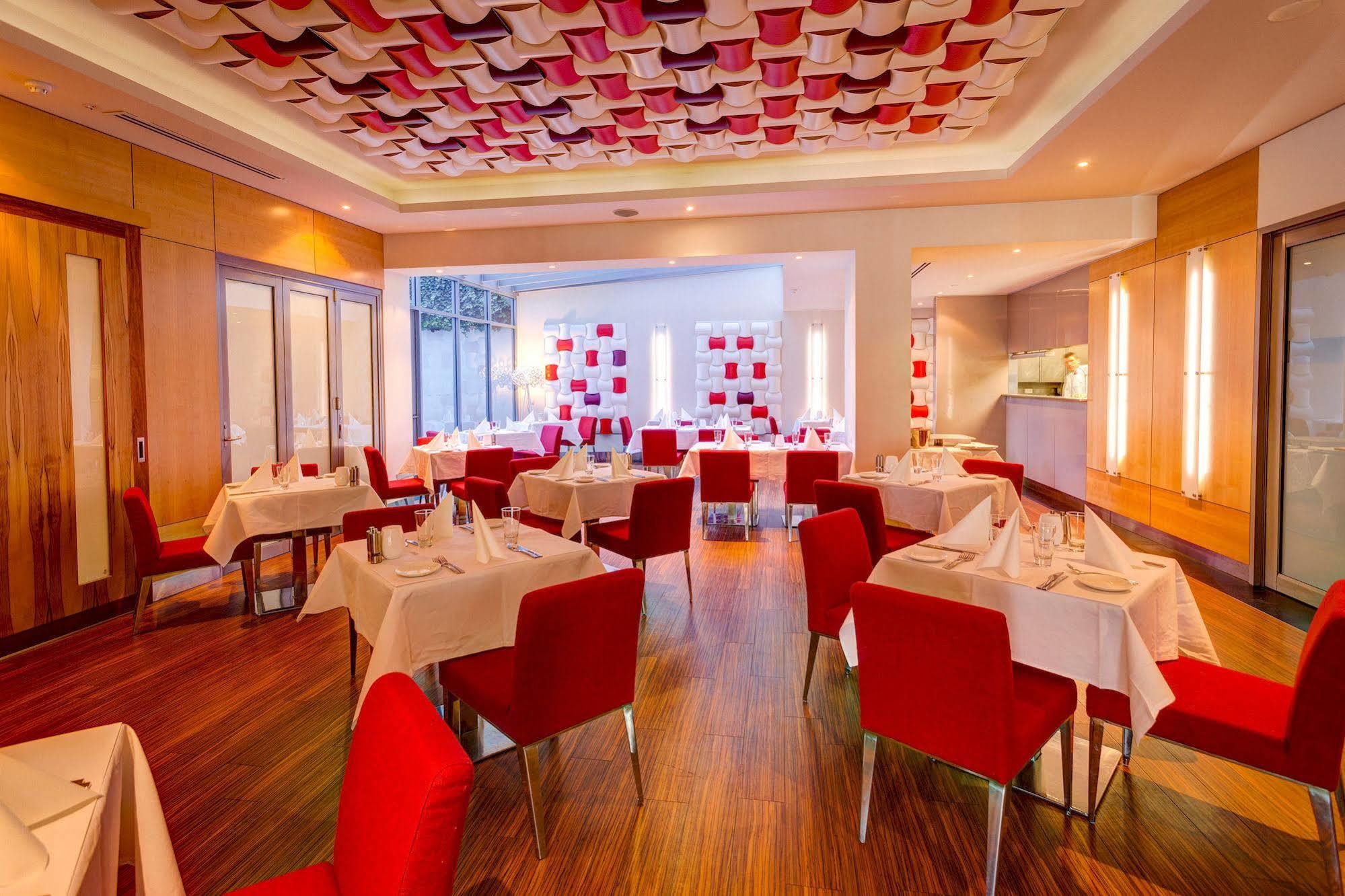 Mantra Charles 4* Launceston