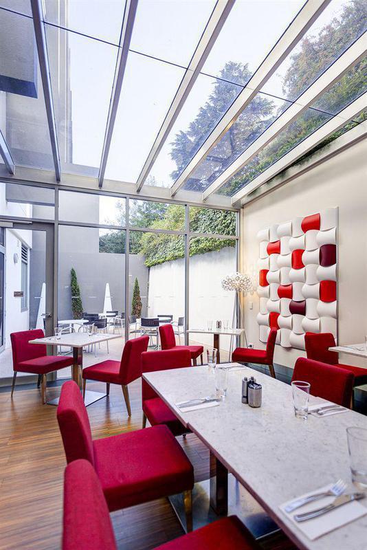 Mantra Charles 4* Launceston